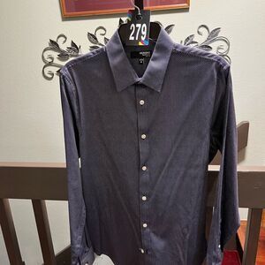 NWOT Men's Milano Liquid Luxury Blue Button-Up Shirt Size Medium #279